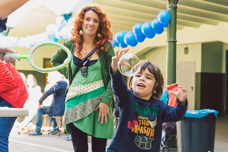 Logisfashion y Aprenem Autisme colaboran para recordar que las personas con autismo son ciudadanos/as de pleno derecho