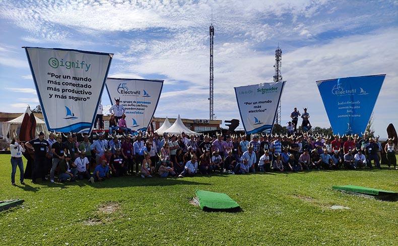 Electrofil celebra en una jornada en equipo sus 65 años de historia.