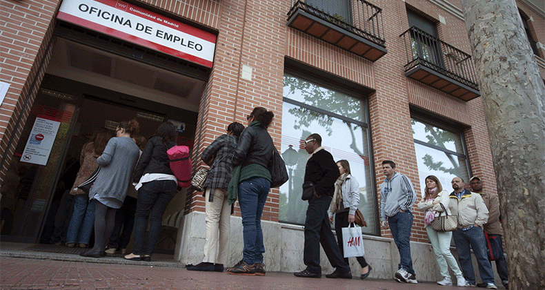 El 41% de los parados lleva más de 24 meses sin empleo, la tasa más baja de los últimos cuatro años
