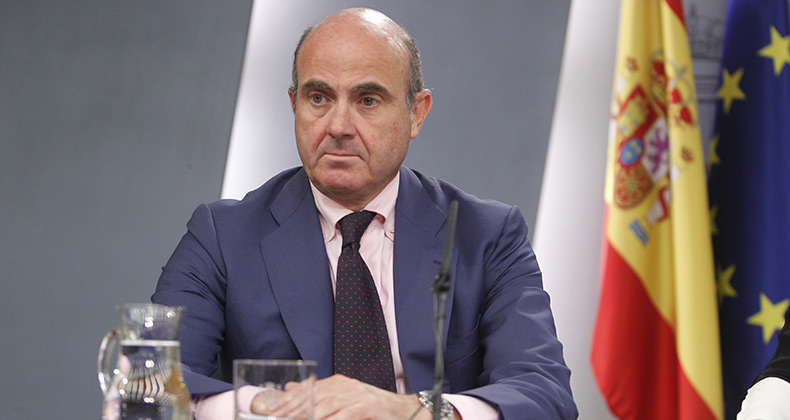 De Guindos está a favor de la retirada de los billetes de 500 euros porque es una medida «adecuada»