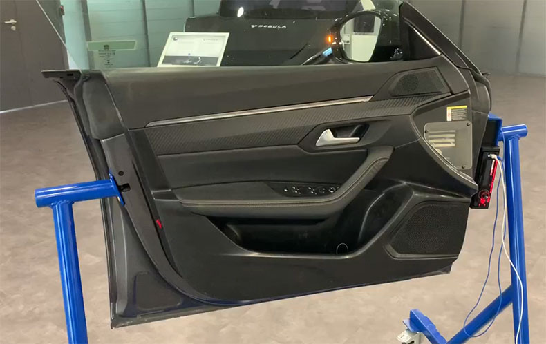 SEGULA Technologies desarrolla E-Tric Tracks, un revestimiento inteligente para vehículos que sustituye el cableado eléctrico y reduce su peso un 50%