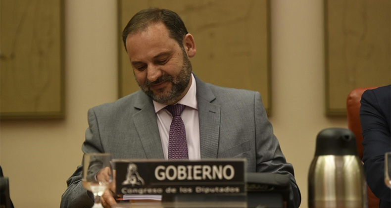Ábalos comparece mañana en el Congreso para informar sobre el conflicto taxi-VTC y las autopistas