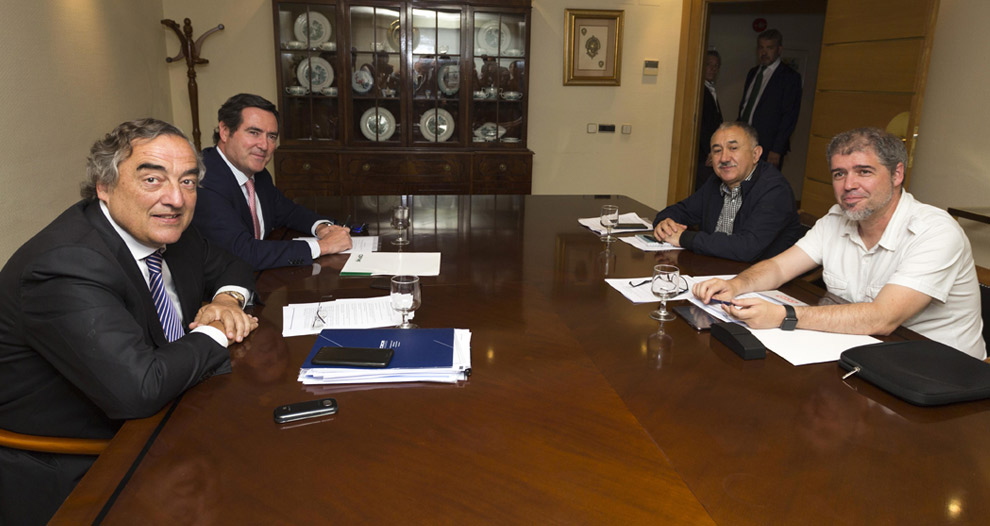 Empresarios y sindicatos alcanzan un principio de acuerdo sobre el AENC