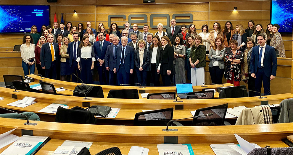 ANTONIO GARRIGUES WALKER DESTACA QUE “LA UNIFORMIDAD DE OPINIONES SE CONVIERTE EN UN FACTOR TREMENDAMENTE NEGATIVO PARA EL DESARROLLO Y LA INNOVACIÓN DE LAS EMPRESAS NACIONALES”