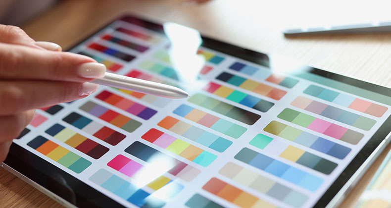 ¿Cómo se puede aplicar la teoría del color para mejorar la marca y la comunicación en marketing?