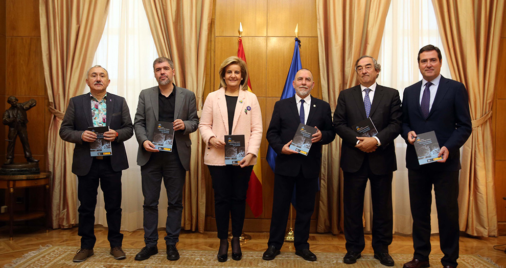 Báñez creará un grupo de trabajo con expertos para reflexionar y elaborar propuestas sobre el empleo del futuro