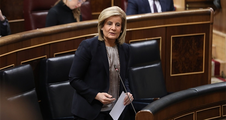 Báñez defiende que la reforma laboral «ha dinamizado la negociación colectiva»