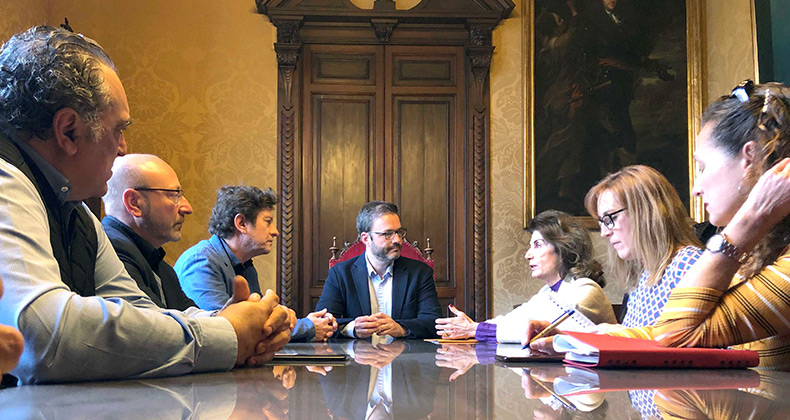 CAEB, CCOO y UGT piden a Cort, de común acuerdo, ampliar la moratoria sobre las terrazas