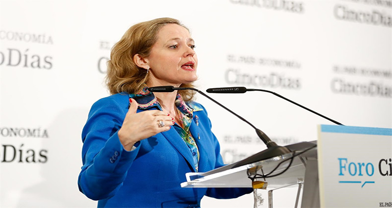 Calviño avisa de que las bajadas de impuestos requieren ajustes de gasto y mantendrá las tasas Tobin y Google