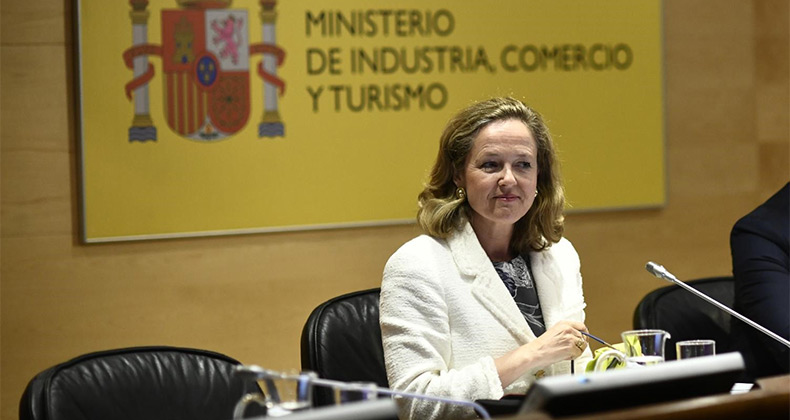 Calviño no ve «productivo» revertir la reforma laboral y aboga por un nuevo Estatuto de Trabajadores