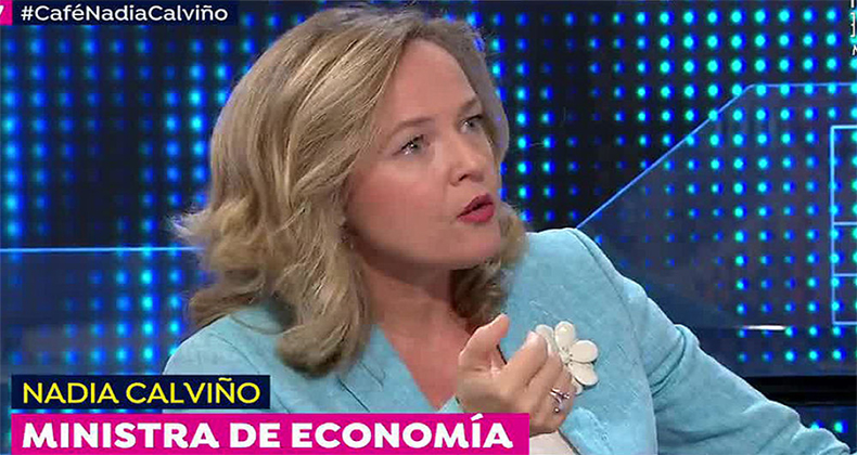 Calviño responde a los empresarios: «Si hay un momento en el que toca subir impuestos es ahora»