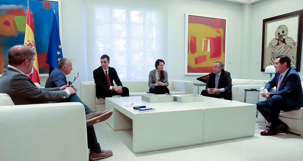 CEOE, CEPYME, UGT y CCOO presentan al presidente del gobierno, Pedro Sánchez, el IV AENC