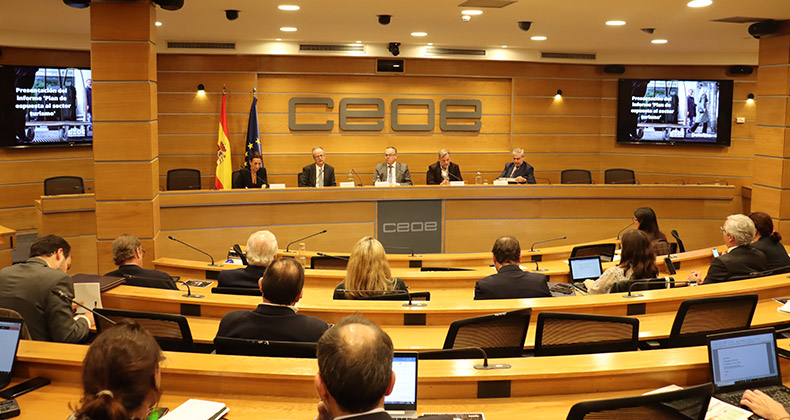 CEOE y Deloitte presentan el ‘Plan de respuesta al sector turismo’ para asegurar la sostenibilidad de España como destino