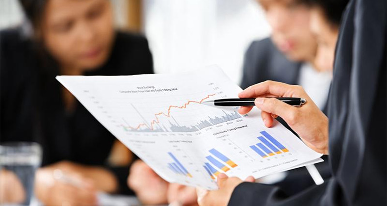 CEOE pide prudencia ante los buenos datos de empleo por las expectativas a la baja del crecimiento económico