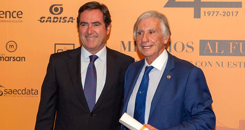 CEP entrega sus insignias de oro y reconocimientos en la gala del 40 Aniversario de la organización