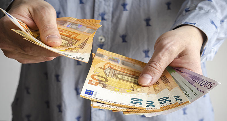 El Comercio advierte de que limitar a 1.000 euros el pago en efectivo puede perjudicar seriamente la recuperación del consumo