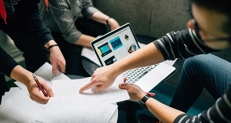 ¿Cómo​ ​puede​ ​ayudarte​ ​un​ ​consultor​ ​de​ ​gestión​ ​de​ ​empresas?