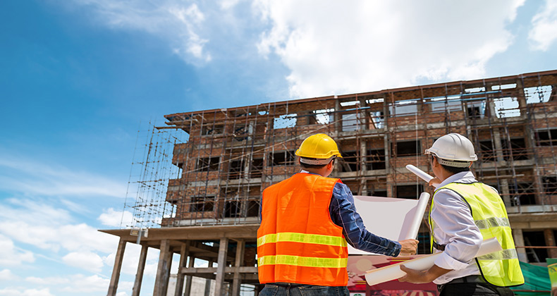 La construcción acelera en la zona euro a máximos de dos años, mientras se frena en España