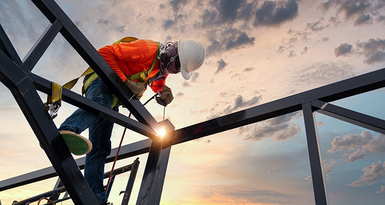 La contratación en la construcción remonta tras tres meses de caídas: firmó más de 76.000 contratos en enero