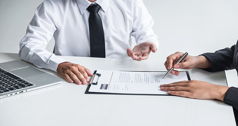 La contratación temporal cae en agosto un 27% pero continúa por encima del millón de firmas