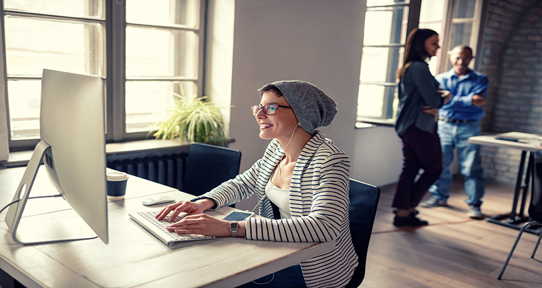 La creciente demanda de talento digital femenino