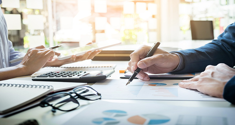 Un 68% de los directores financieros españoles prevé un aumento de los ingresos el próximo año