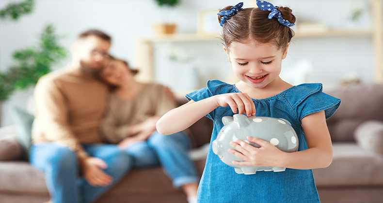 Educación financiera: ¿a qué edad debería empezar a hablar de dinero con mis hijos?