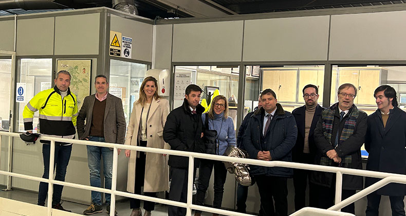 Empresarios de Burgos visitan el Manantial de Aguas Santolín y abordan en una jornada en la propia planta su papel en la atracción de población rural