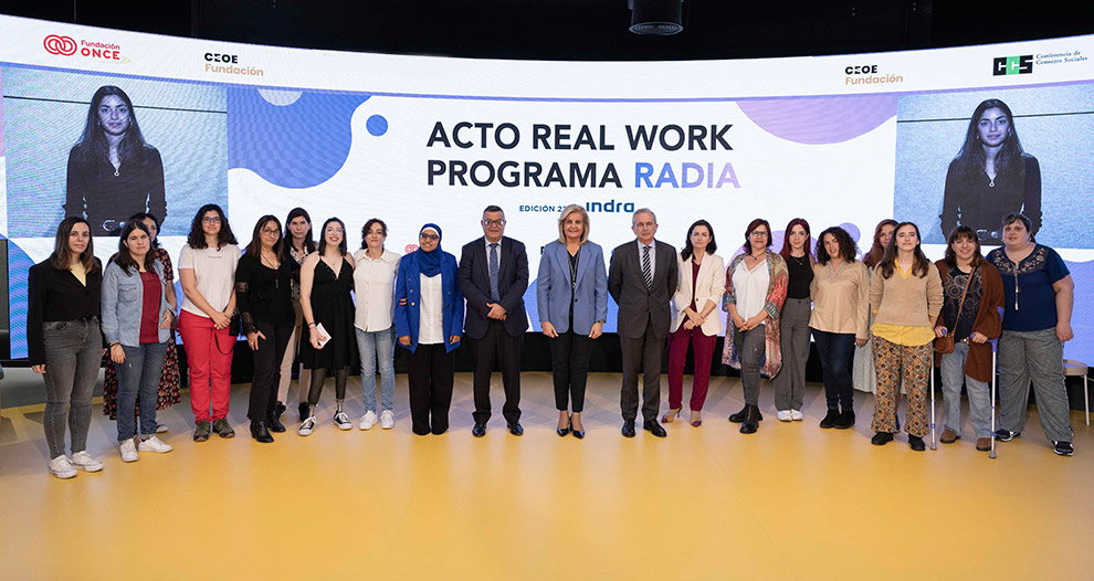 Empresas apoyan la inclusión de las mujeres con discapacidad en profesiones tecnológicas