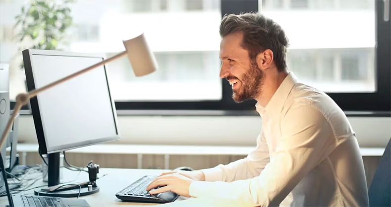 El 90% de las empresas industriales y de gran consumo enfrenta dificultades para atraer talento técnico con skills comerciales