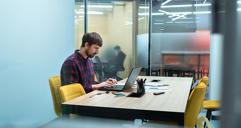 El 81% de los españoles creen que los espacios de trabajo híbridos han llegado para quedarse
