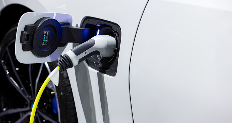 En España circulan 674.000 coches híbridos y eléctricos