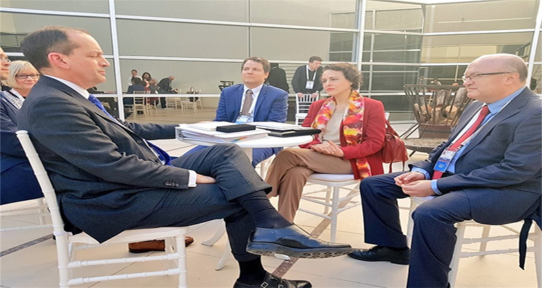 España y EEUU coinciden en la existencia de un desequilibrio entre la oferta y la demanda en el mundo laboral