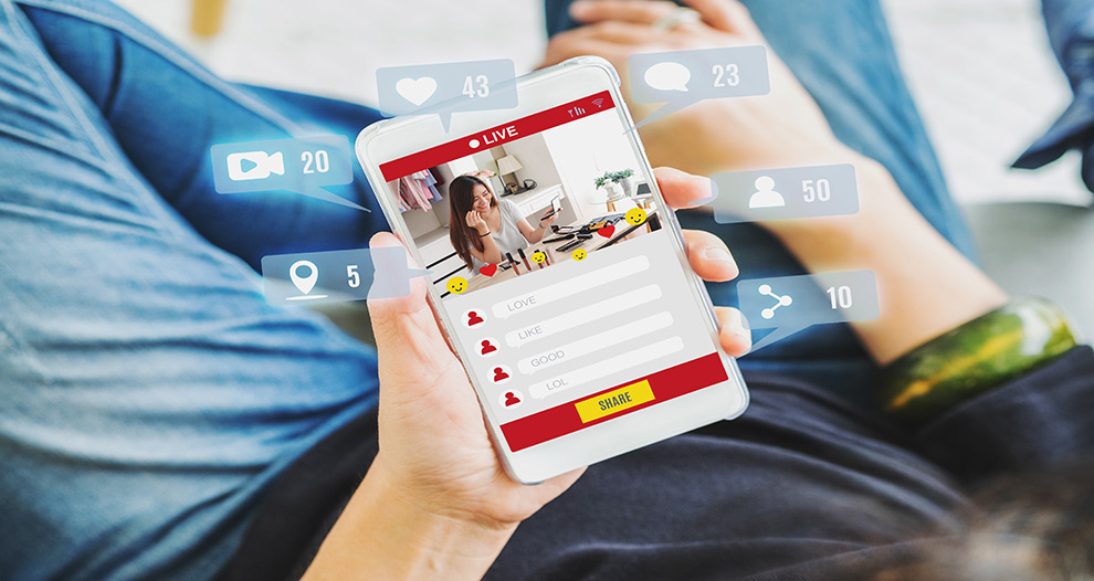 Los españoles se identifican más con influencers celebrities que con políticos digitales