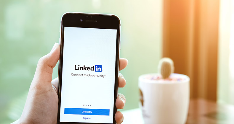 ¿Estás buscando trabajo en LinkedIn? Cambia esta configuración para mantener tus búsquedas privadas