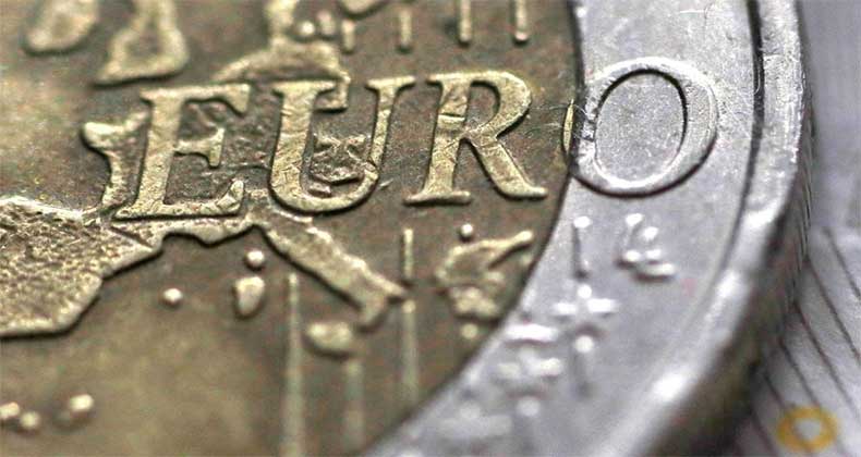 El euro supera la barrera de 1,20 dólares por primera vez desde enero de 2015