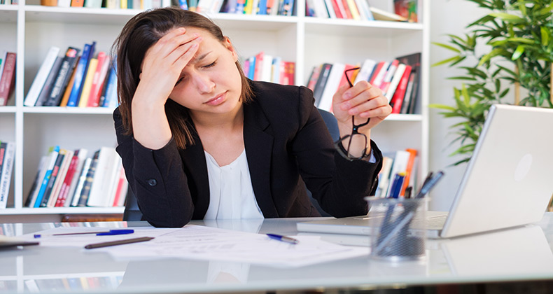 Cómo expresar críticas constructivas de forma remota, sin hundir la moral de los empleados