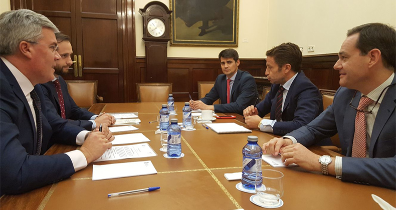 Faconauto se reúne con el secretario de Estado de Hacienda, José Enrique Fernández de Moya
