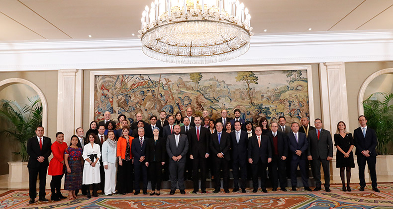 S.M. el Rey Felipe VI recibe en audiencia a los expertos participantes en el II Foro Iberoamericano de la Mipyme