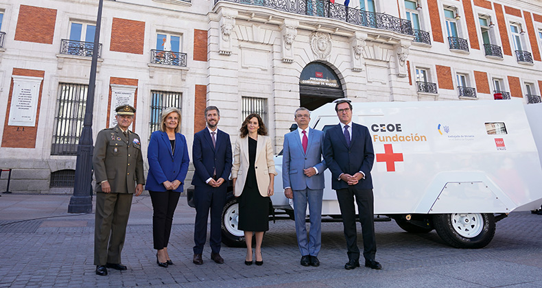 Fundación CEOE y la Embajada de Ucrania, junto a la Comunidad de Madrid, presentan una ambulancia blindada destinada a apoyo humanitario en el conflicto