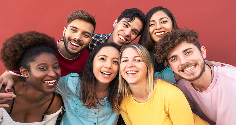 La hora de la Generación Z: más exigentes, comprometidos e híbridos