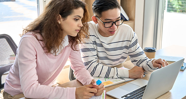 La Generación Z recurre a contactos para buscar empleo el doble de veces que otras generaciones
