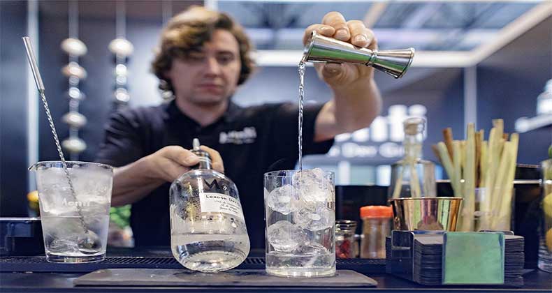 La hostelería y el turismo, los motores de creación de empleo en verano en España, según Job Today