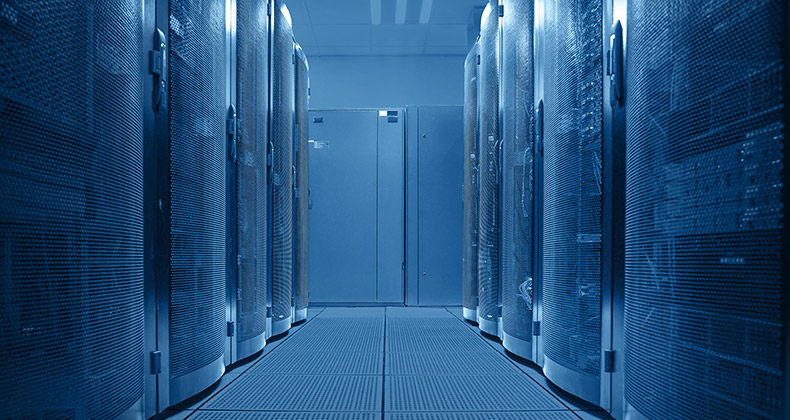 Implementar medidas de seguridad física ayuda a garantizar el funcionamiento de los centros de datos