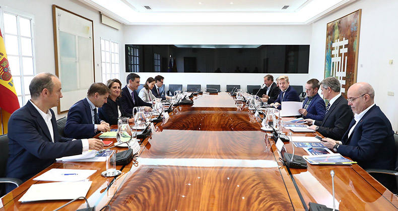 La industria de automoción se reúne con el Presidente del Gobierno