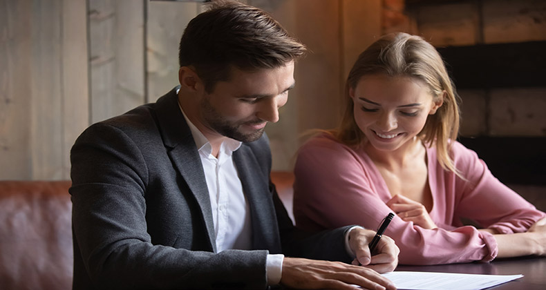 Los jóvenes firmaron 3,9 millones de contratos el año pasado, un millón más que en 2020