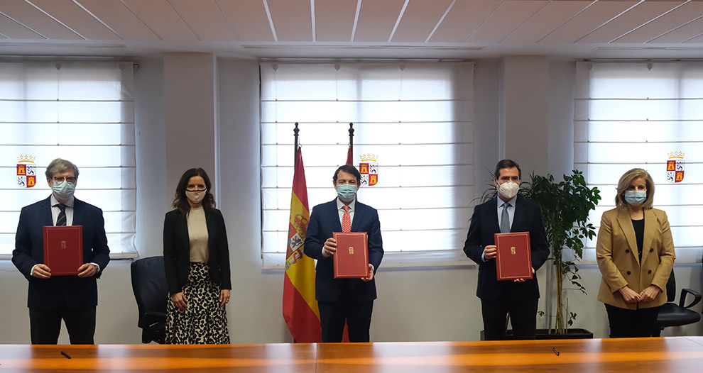 La Junta de Castilla y León y CEOE suscriben un acuerdo para la puesta en marcha del Plan Sumamos Salud+Economía que incrementará la realización de test masivos en empresas