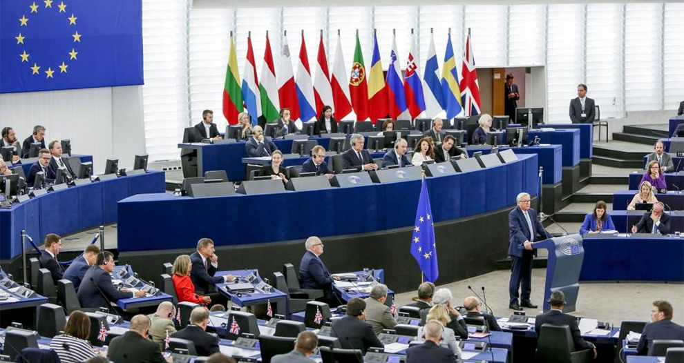 La Eurocámara pide igualar la remuneración de trabajadores desplazados y locales