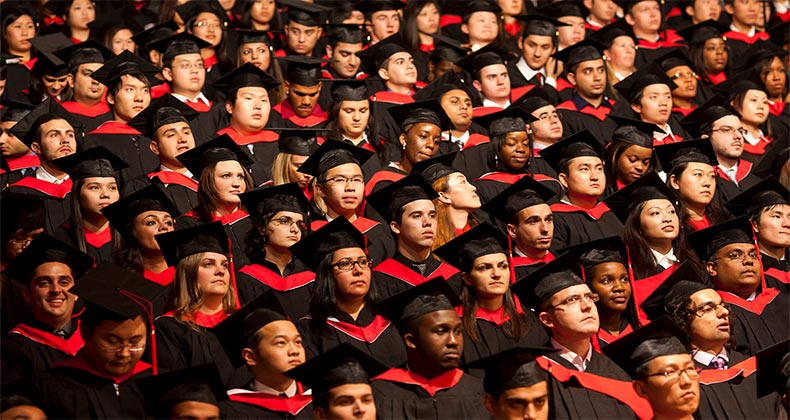 El 55% de la oferta laboral cualificada requiere título universitario