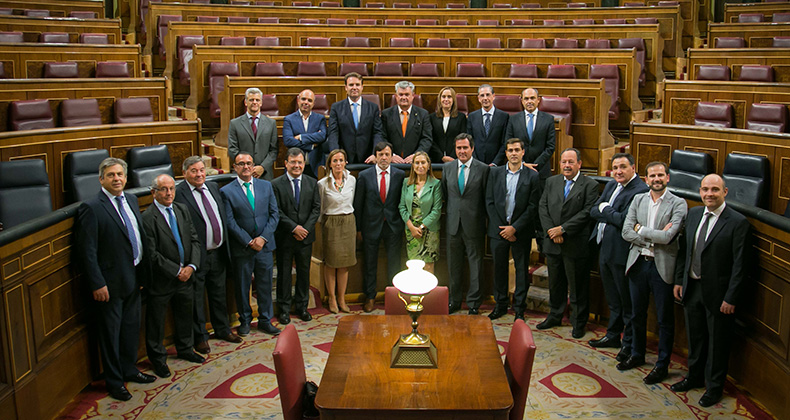 La presidenta del Congreso de los Diputados ha recibido al Comité Ejecutivo de FEDA con motivo del 40 Aniversario